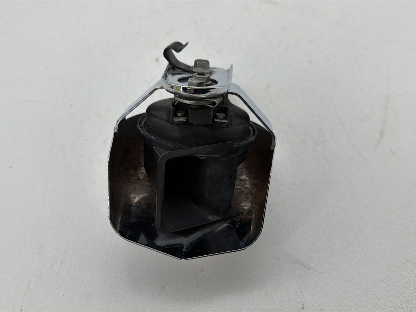 2011 Harley Heritage Softail Classic FLSTC OEM Horn Signal Klaxon Chrome Cover