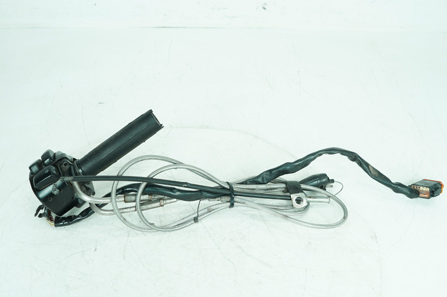 1999 - 2006 Harley-Davidson Touring Road King Police Right Engine Start Kill Switches Controls 71564-96