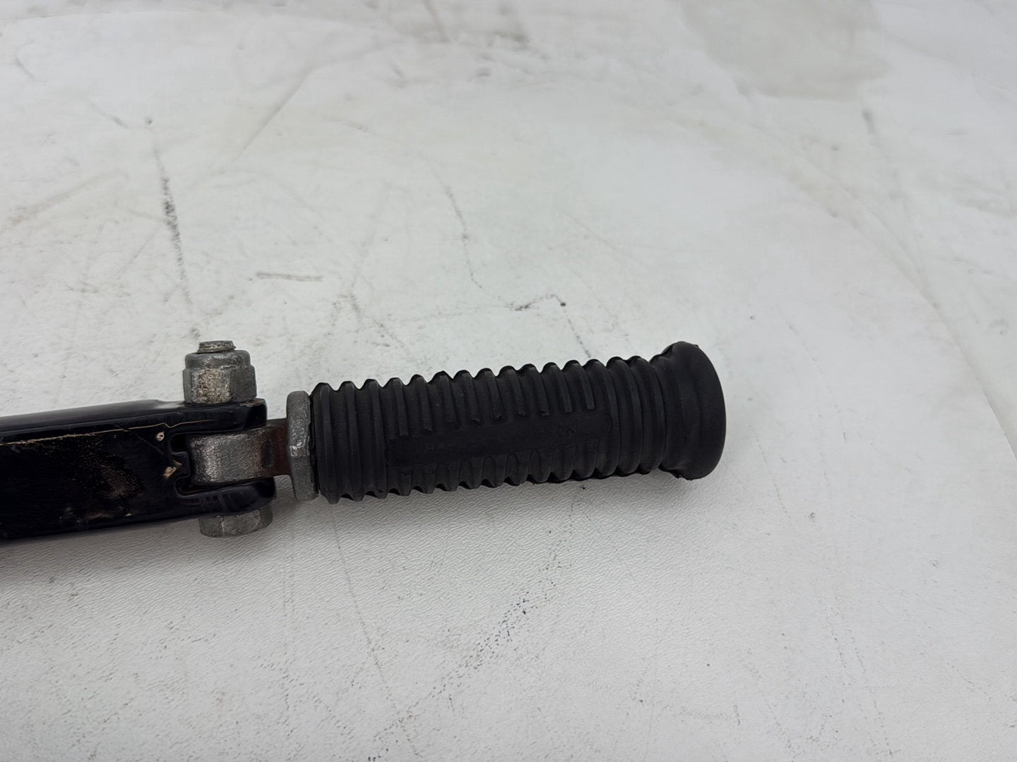2006 Harley Dyna Super Glide Custom FXDCI OEM Passenger Left & Right Foot Pegs