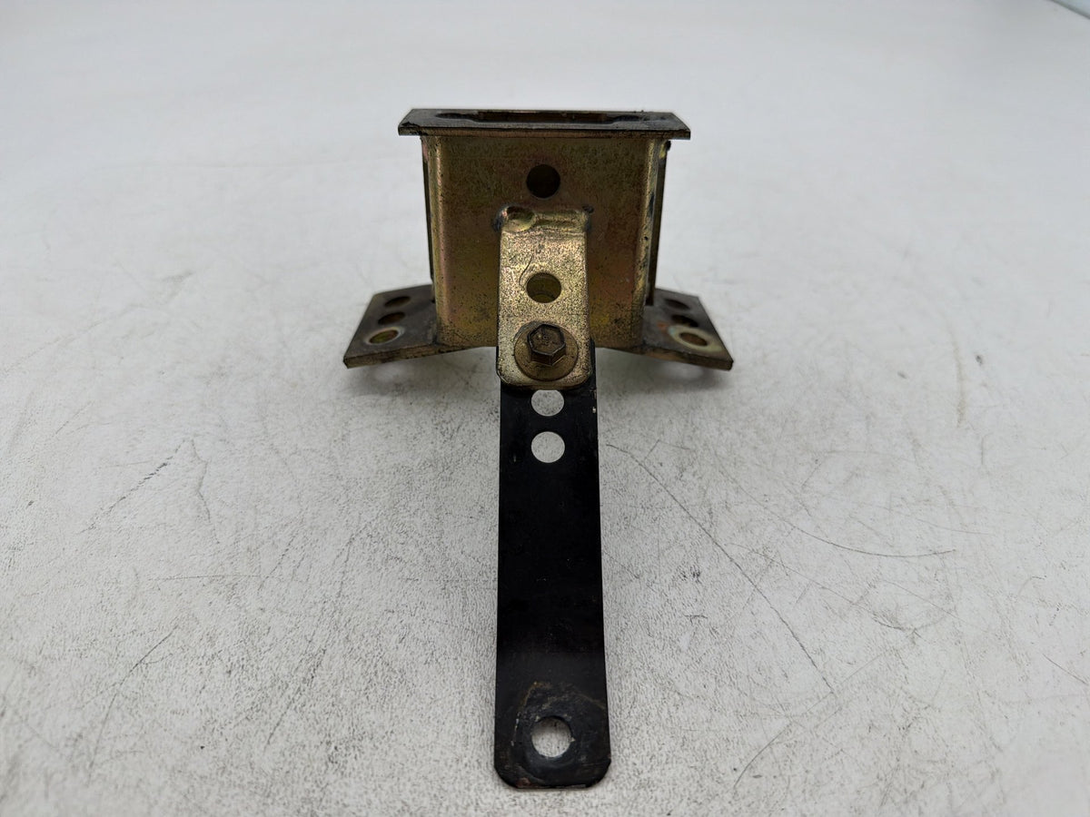 1993 Harley Electra Touring Sport Driver Rider Backrest Bracket Mount 52589-09A