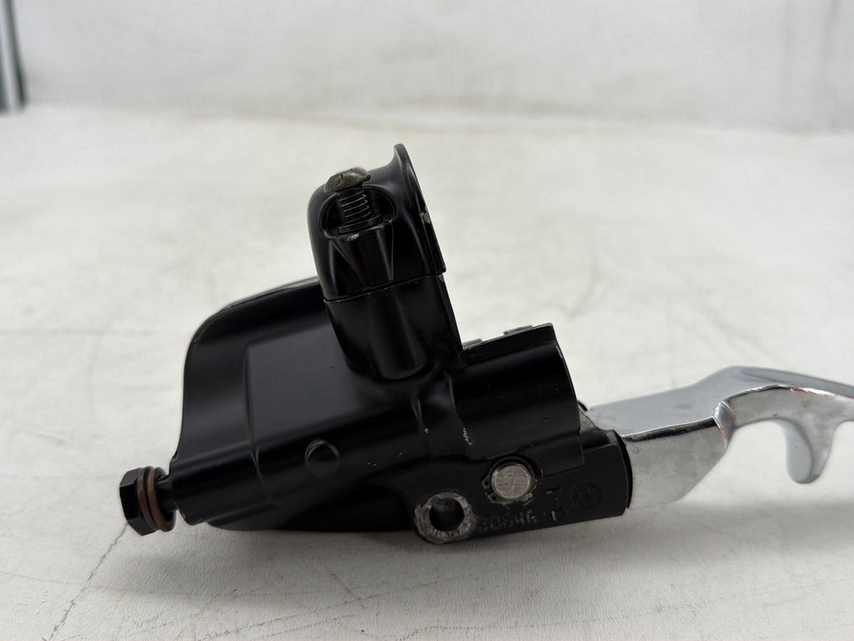 2005 Harley Softail Fat Boy FLSTF OEM Front Right Brake Lever Master Cylinder