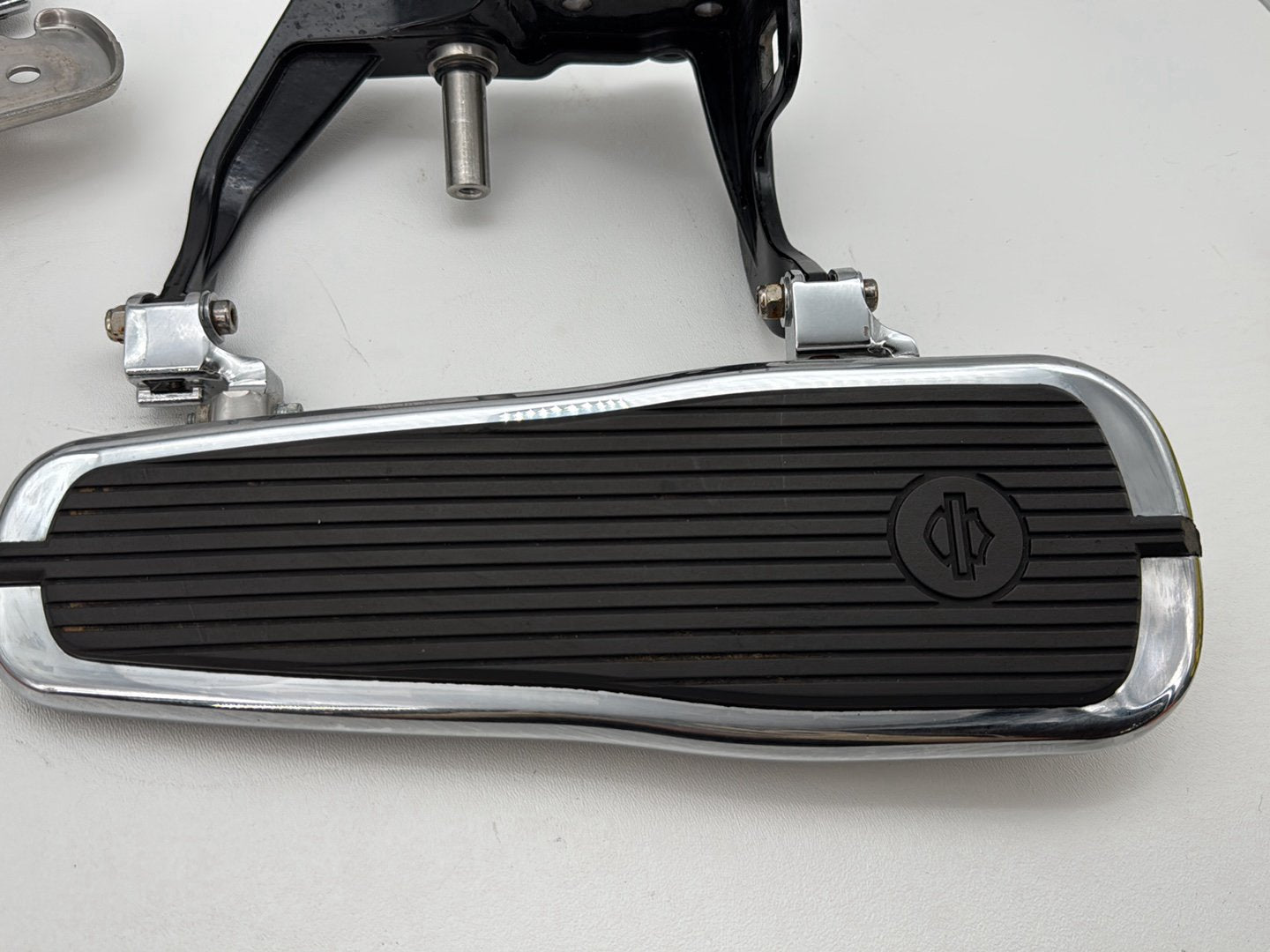2008 Harley Softail Deluxe FLSTN OEM Left Right Driver Floorboard Foot Rest
