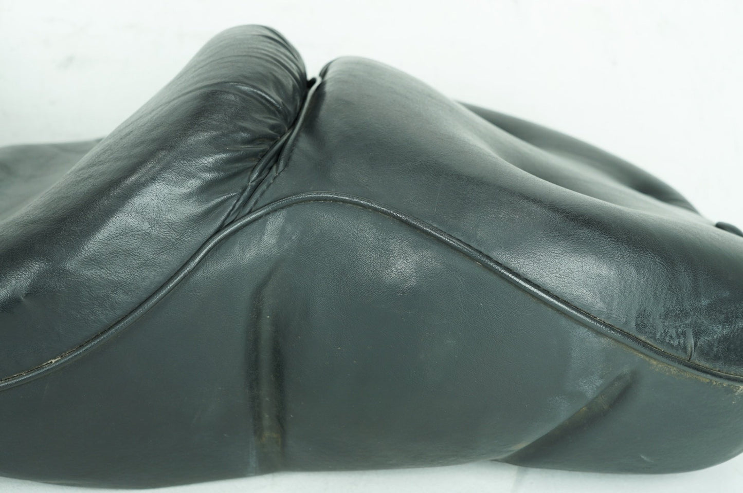 1999 - 2006 Harley-Davidson Touring Road King Classic Passenger Rider Driver Seat Saddle 	51704-05