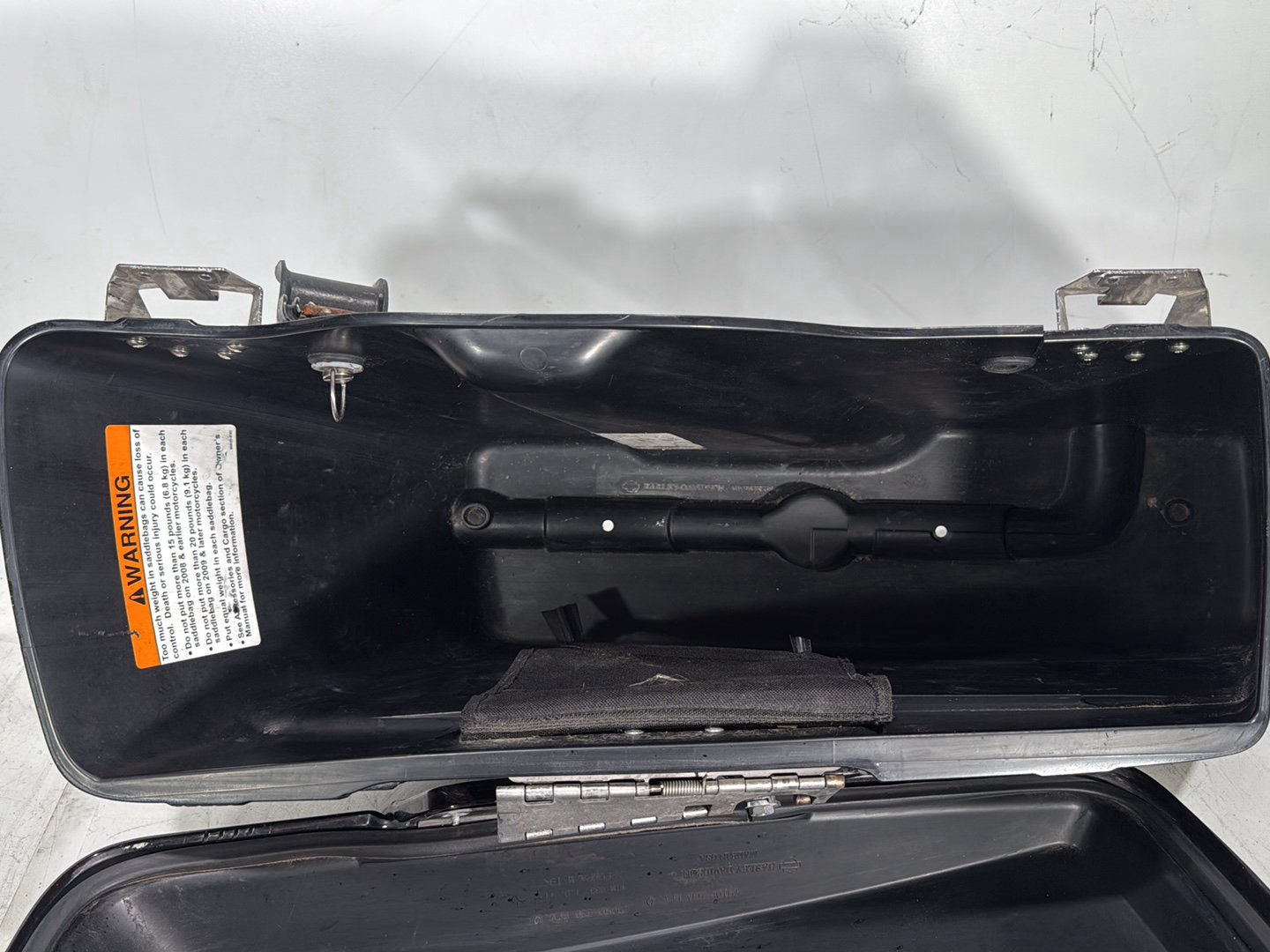 2011 Harley Street Glide Touring FLHX OEM Left 1 Saddlebag Luggage NO Key