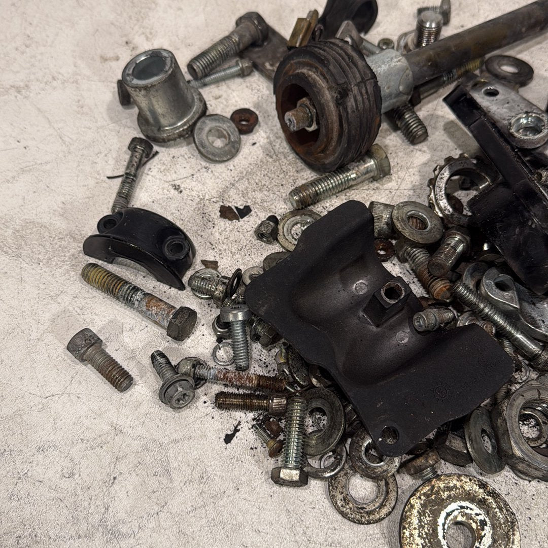 1999 - 2006 Harley-Davidson Touring Electra Glide Ultra Hardware Bolts Nuts & Brackets