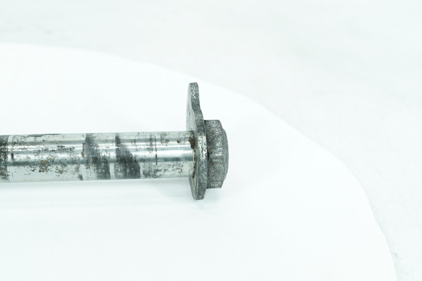 2007 - 2011 Harley-Davidson Touring Electra Ultra Rear Wheel Axle Bolt Shaft 41056-09