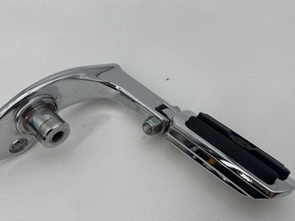 1999 - 2006 Harley-Davidson Dyna Wide Glide Right Driver Foot Controls Peg Rest 42481-92