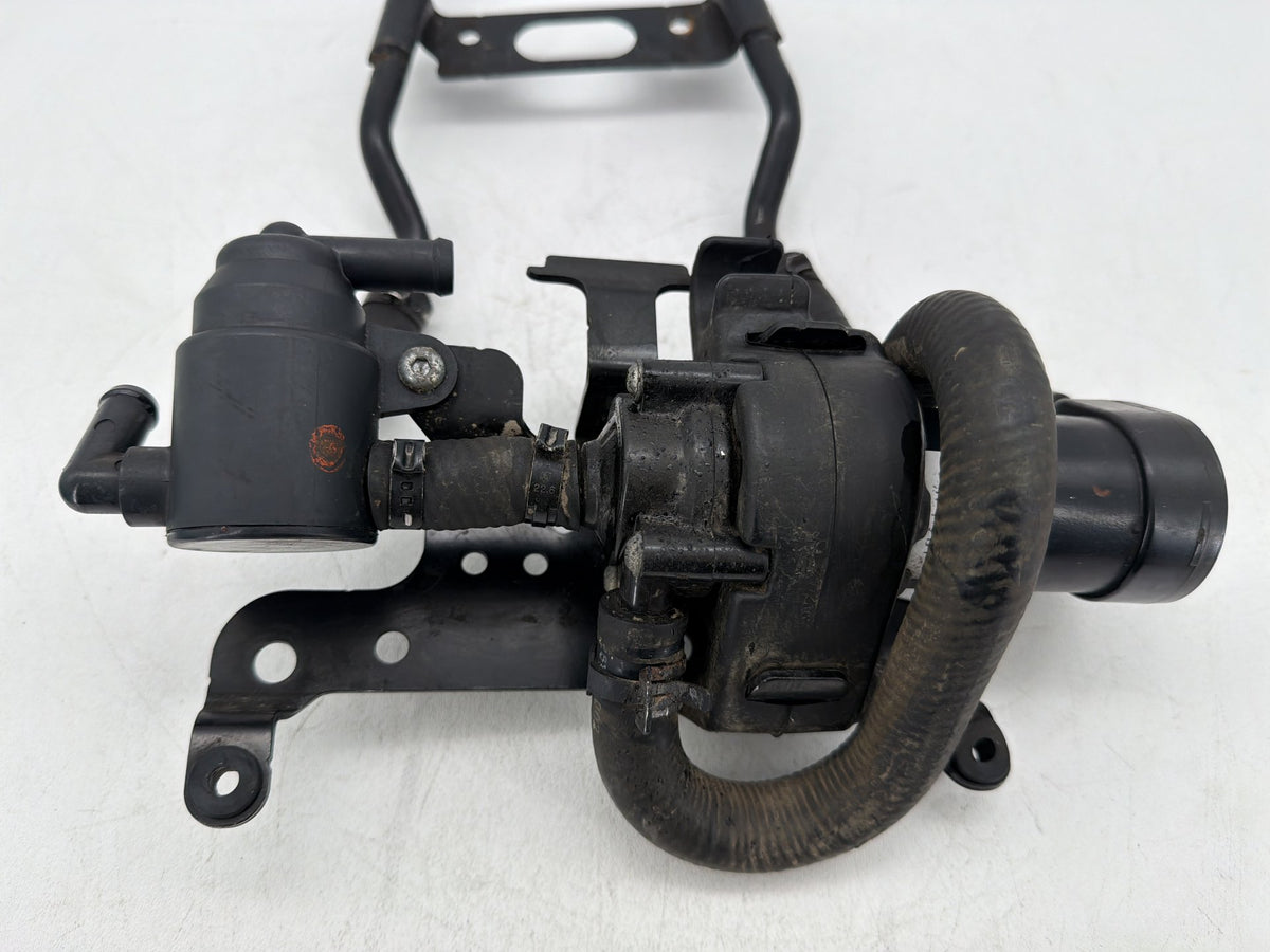 14 Harley Electra Glide Touring Ultra OEM Water Cooling Pump Downtube Hose Pipe