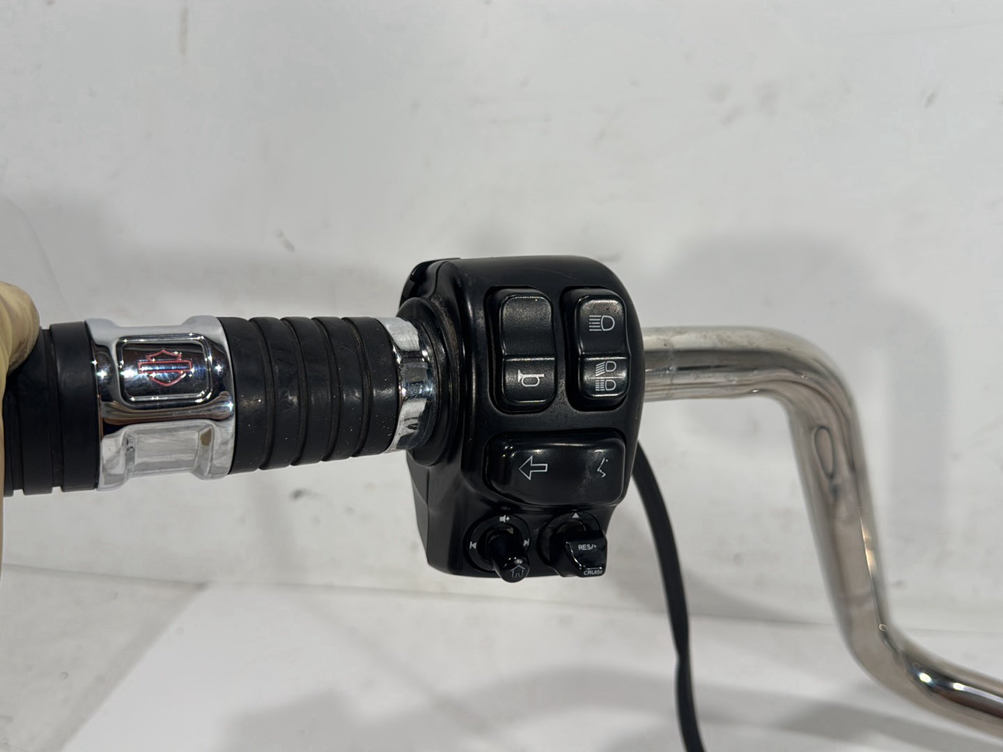 2015 Harley Electra Glide Touring Ultra Low OEM Handlebars Left Right Switches Controls