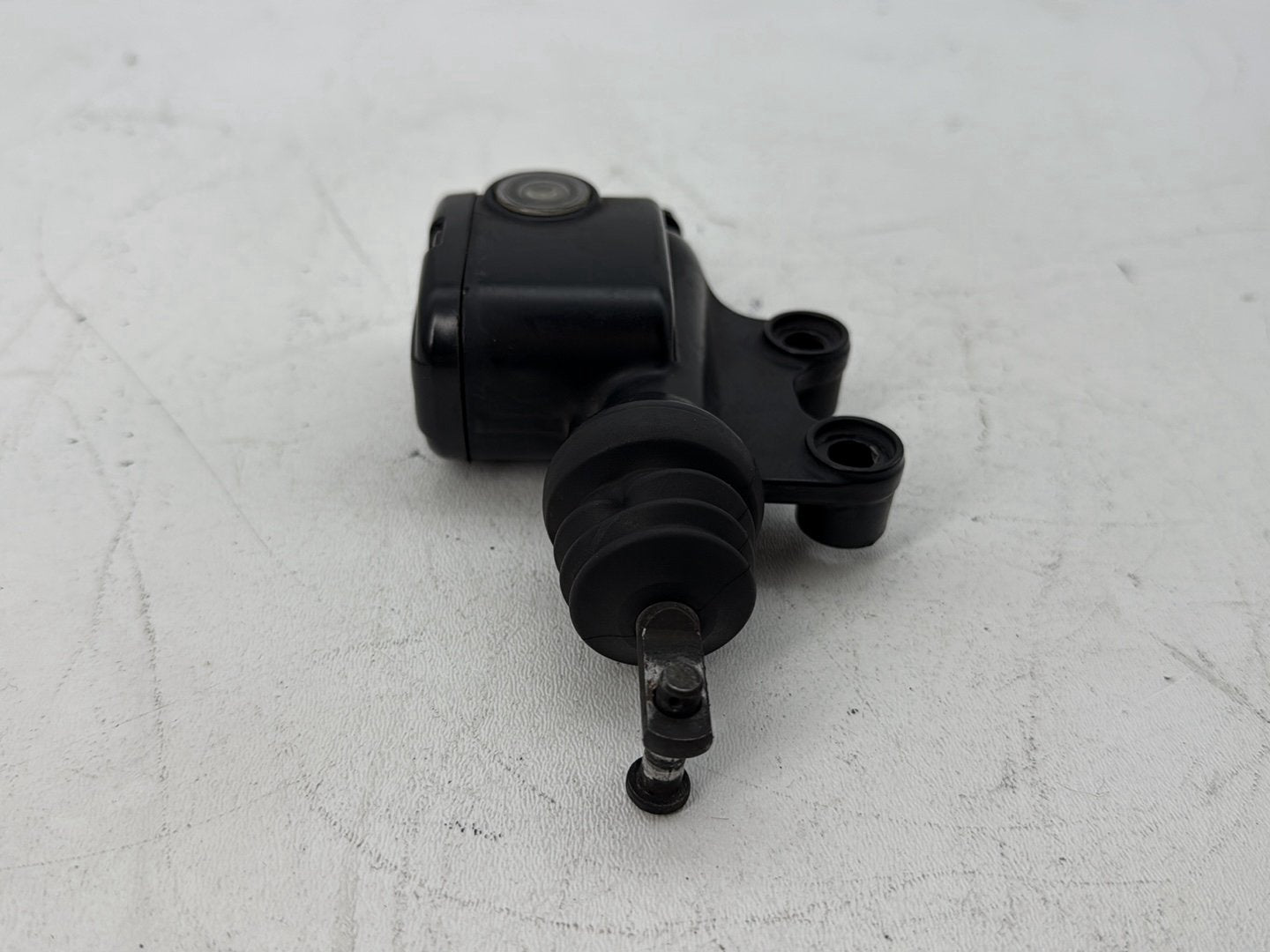 2008 Harley Road King Touring FLHR OEM Rear Brake Master Cylinder Reservoir