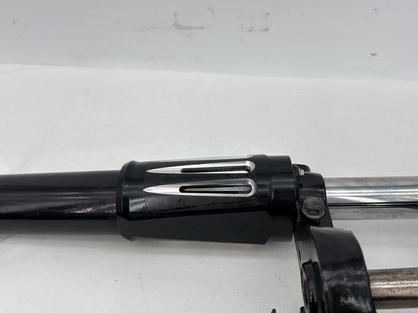 1999 - 2006 Harley-Davidson Touring Electra Glide Front Triple Tree Set & LH RH Fork Legs Sliders 	45446-87A