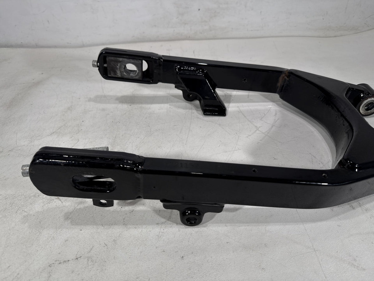 2016 Harley Dyna Fat Bob FXDF 103 OEM Rear Fork Swingarm Swing Arm