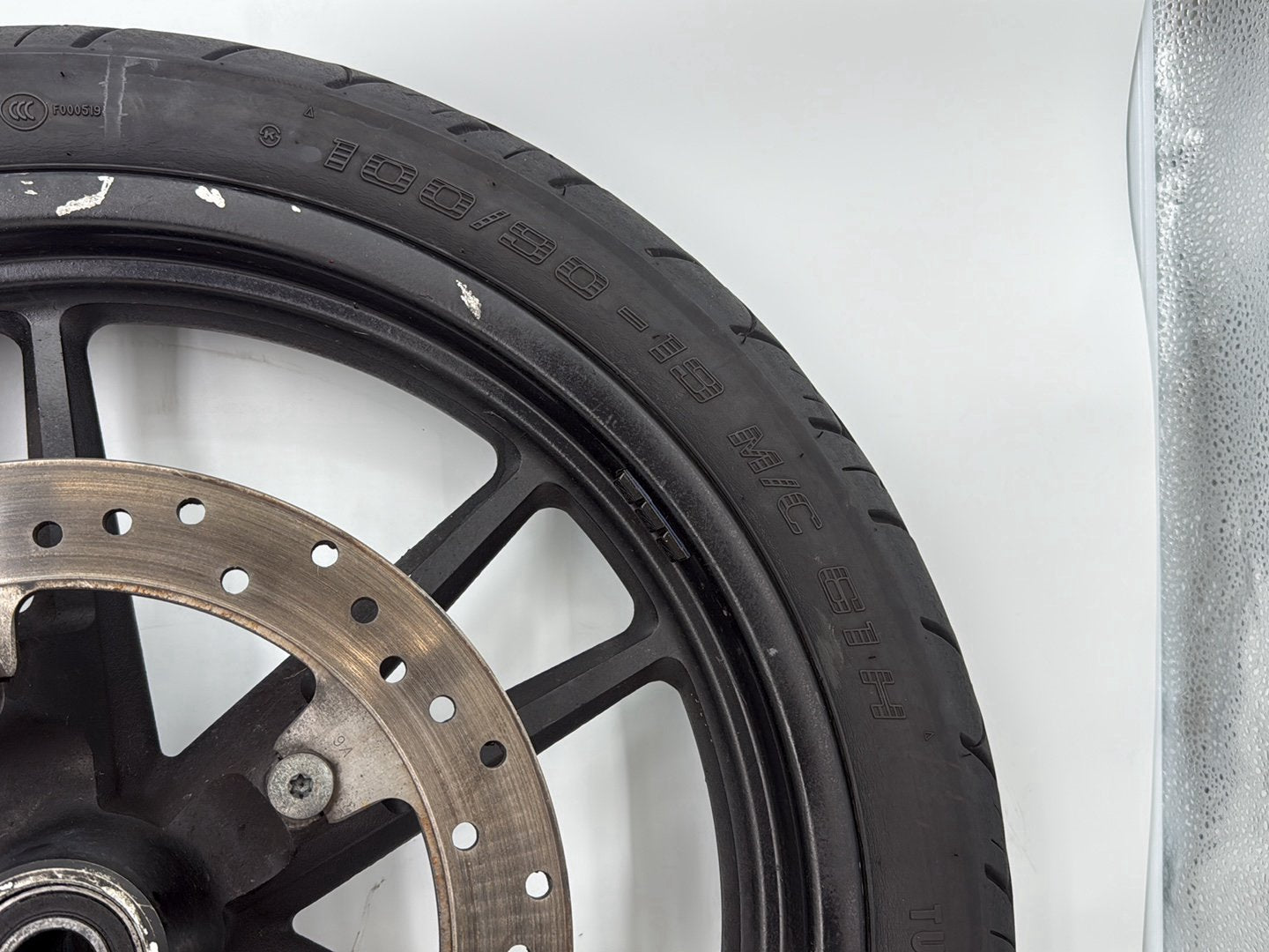 2007 - 2012 Harley-Davidson Dyna Super Glide Front Wheel Rim Tire  	40973-08