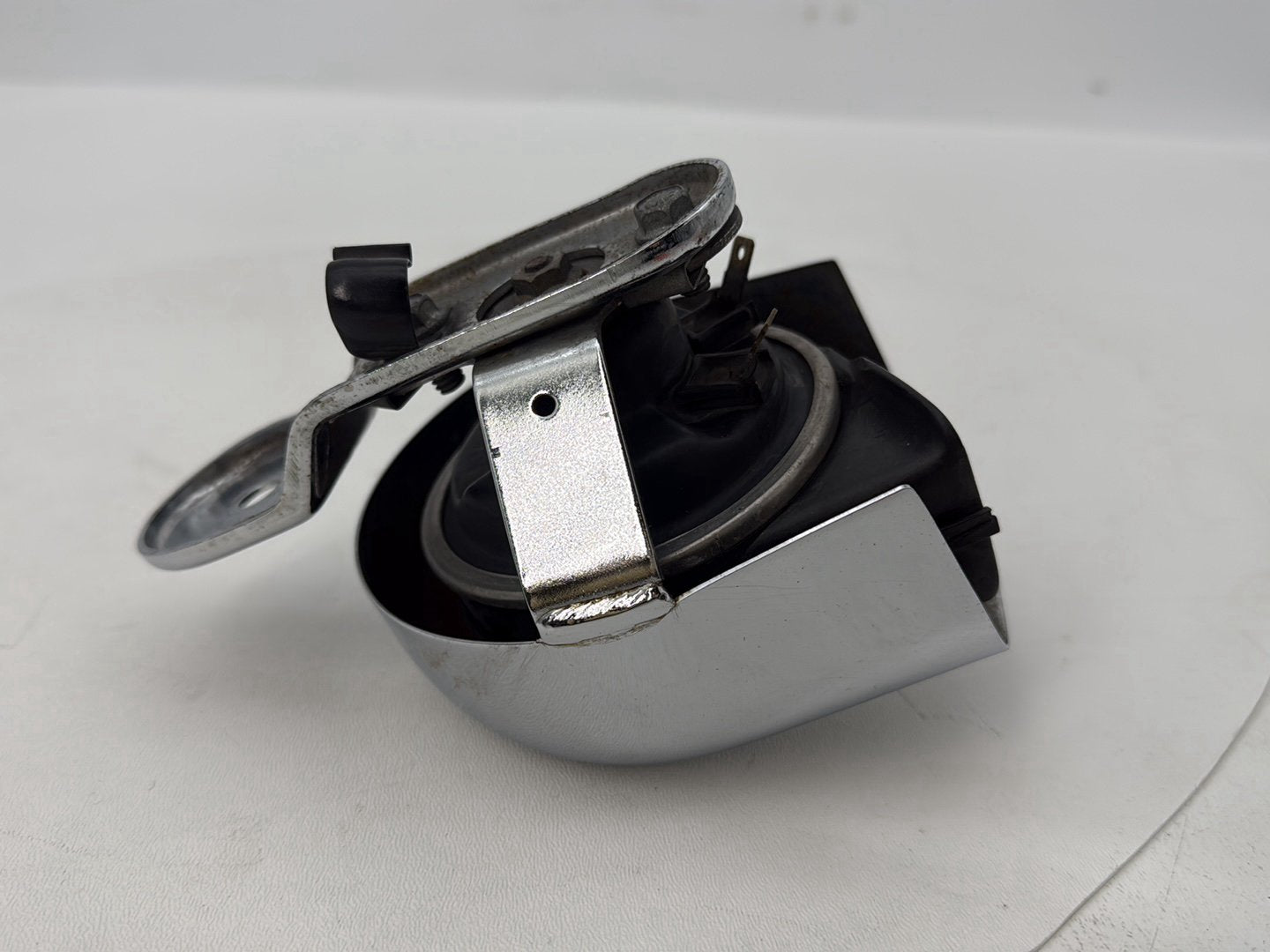 2004 - 2013 Harley-Davidson Sportster 883 Custom Horn Signal Klaxon Chrome Cover 69012-93A