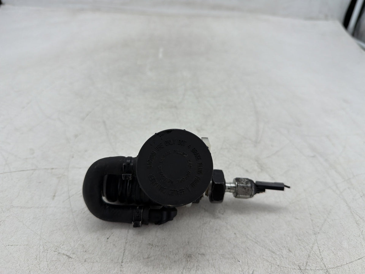 2017 Harley Dyna Street Bob FXDB OEM Rear Brake Master Cylinder Reservoir ABS
