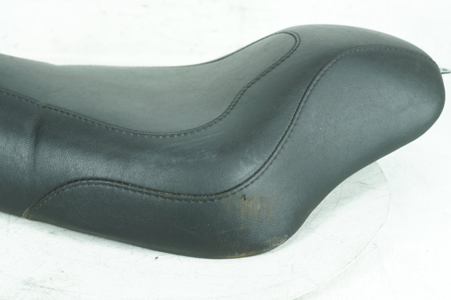 2004 - 2022 Harley-Davidson Sportster Iron 883 Rider Driver Solo Seat Pillion MUSTANG