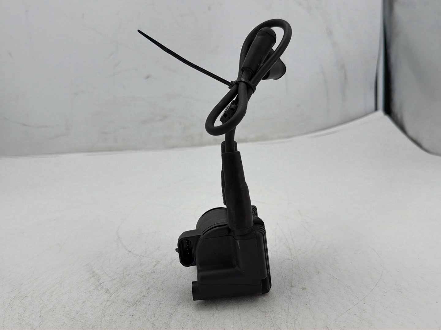 2009 Harley Dyna Street Bob FXDB OEM Ignition Coil Spark Plugs Cable