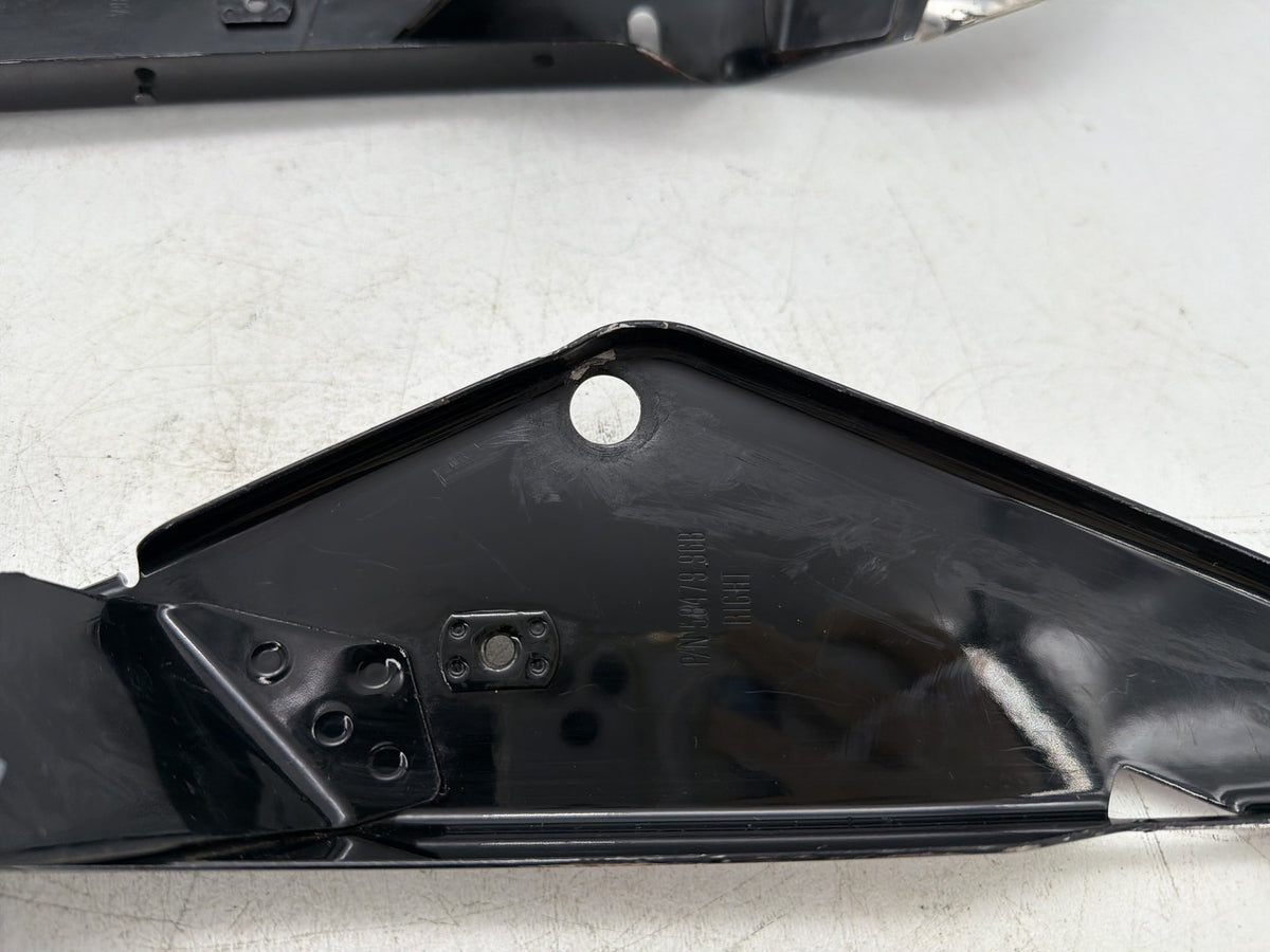 2010 Harley Street Glide Touring FLHX OEM Right Left Fairing Support Brackets