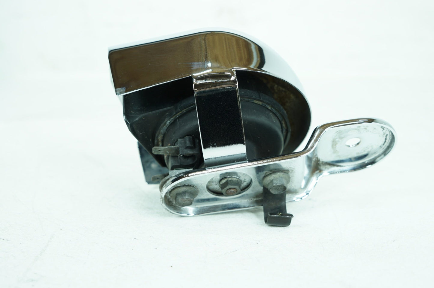 2007 - 2016 Harley-Davidson Touring Street Glide Horn Signal Klaxon Chrome Cover 69012-93A