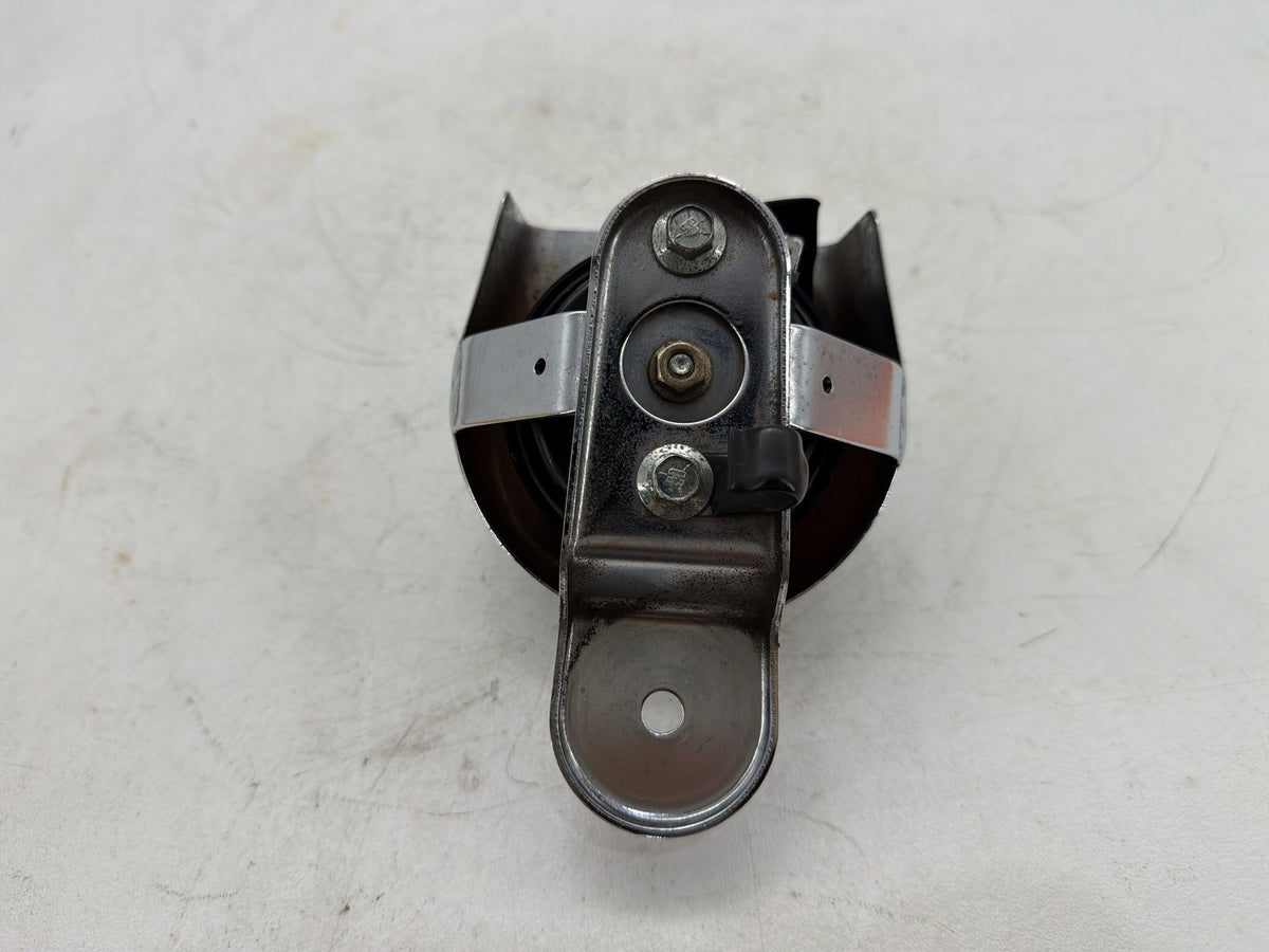 2001 Harley Softail Deuce FXSTD OEM Horn Signal Klaxon Chrome Cover 69012-93A