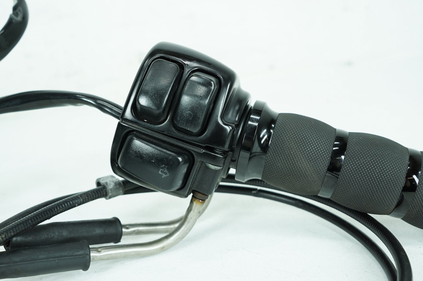 1999 - 2006 Harley-Davidson Dyna Wide Glide Right Engine Start Kill Switches Controls 71684-06A
