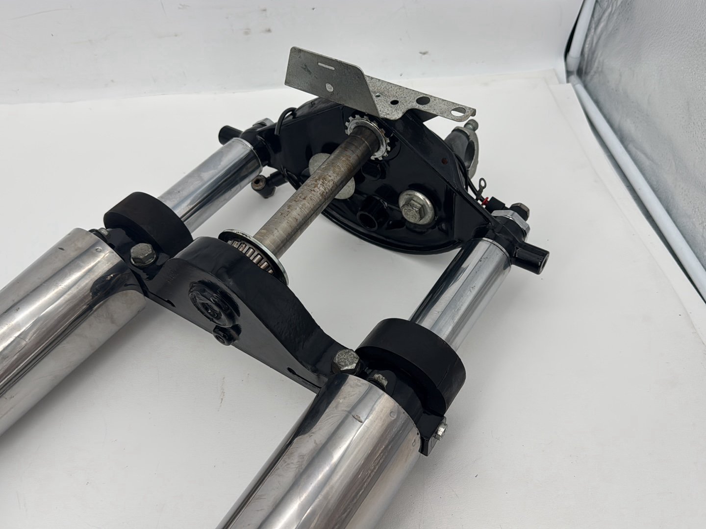 1999 - 2006 Harley-Davidson Touring Electra Glide Classic Front Triple Tree Set & LH RH Fork Legs Sliders  	45446-87A