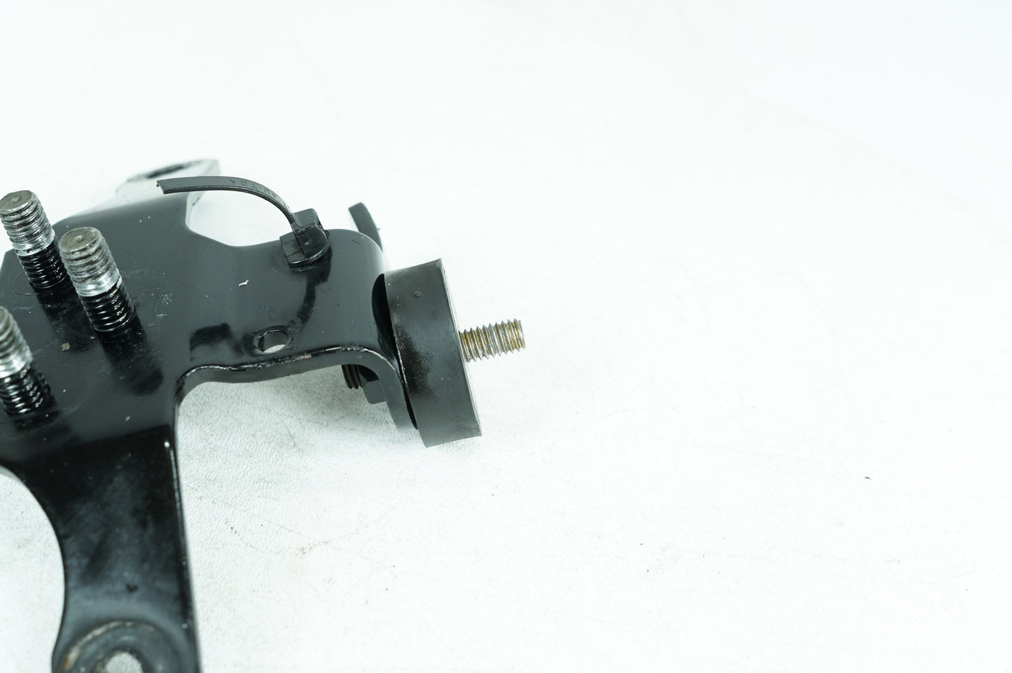 1999 - 2006 Harley-Davidson Softail Heritage Classic Engine Motor Mount Bracket  	69046-01