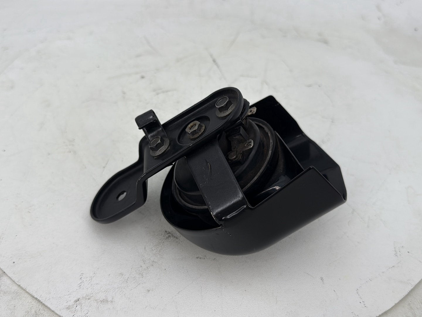 2006 Harley Dyna Super Glide Custom FXDCI OEM Horn Signal Klaxon Chrome Cover