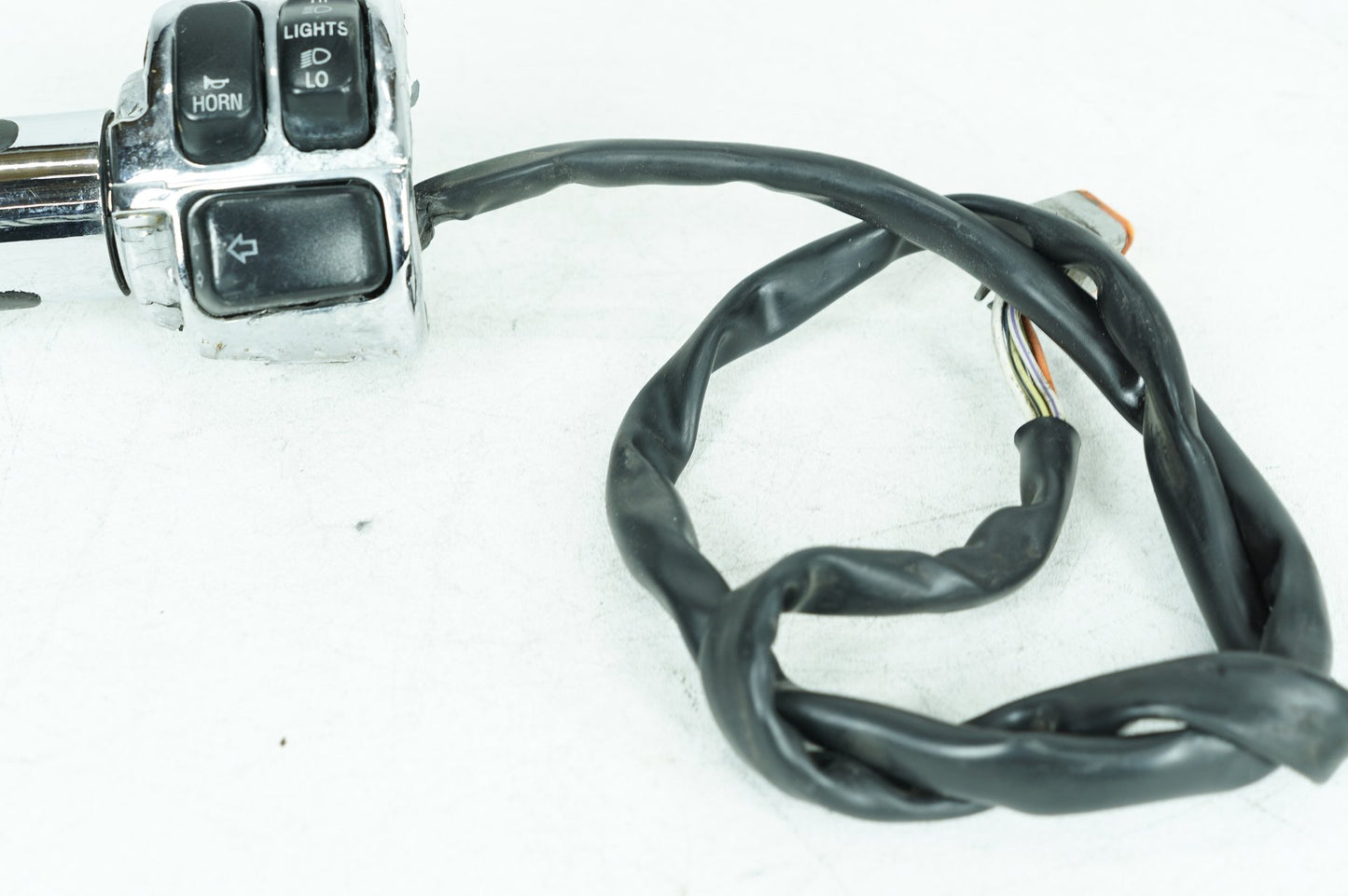 1999 - 2006 Harley-Davidson Softail Fat Boy Left Turn Signal Headlight Switches Controls  	71685-06A