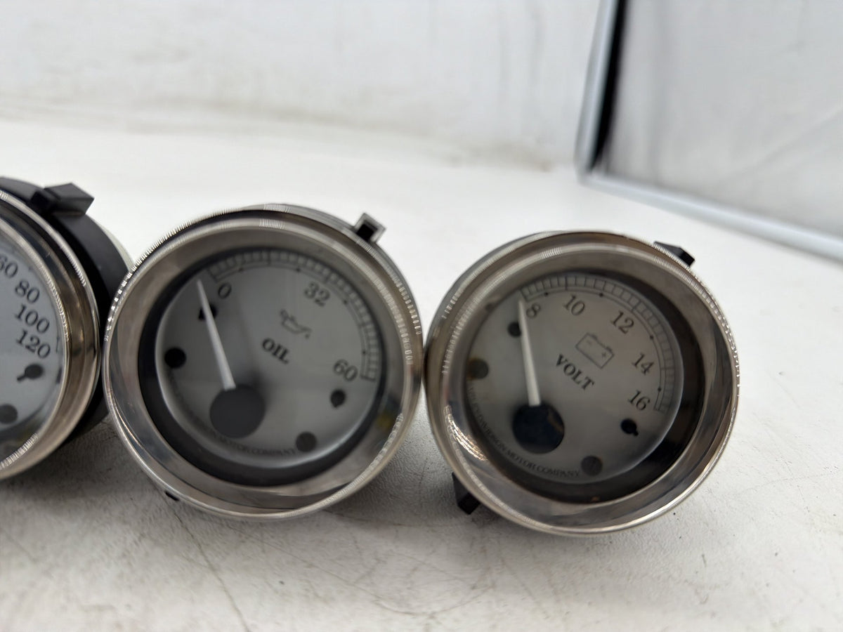 11 Harley Street Glide Air Oil Volt Fuel Tacho Speedo Gauges Silver Face 61K