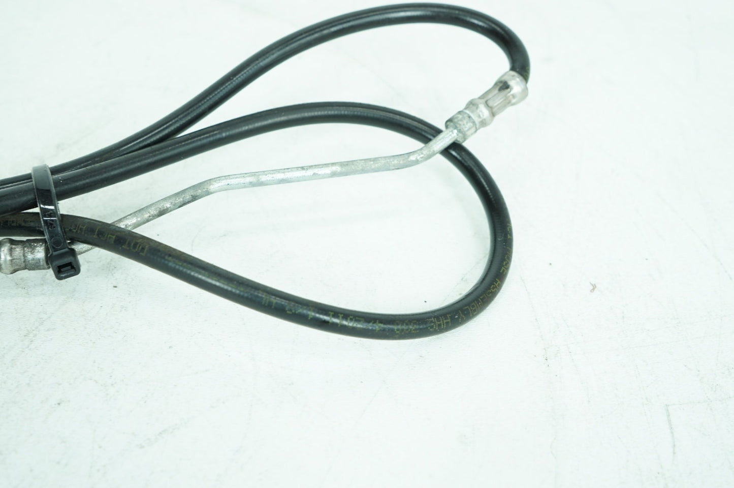2011 Harley Touring FLHX Street Glide OEM Front Brake Hose Line Pipe ABS