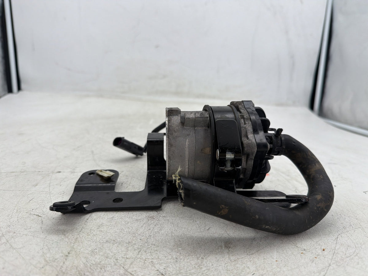 2015 Harley Electra Glide Touring Ultra Engine Coolant Motor Water Pump