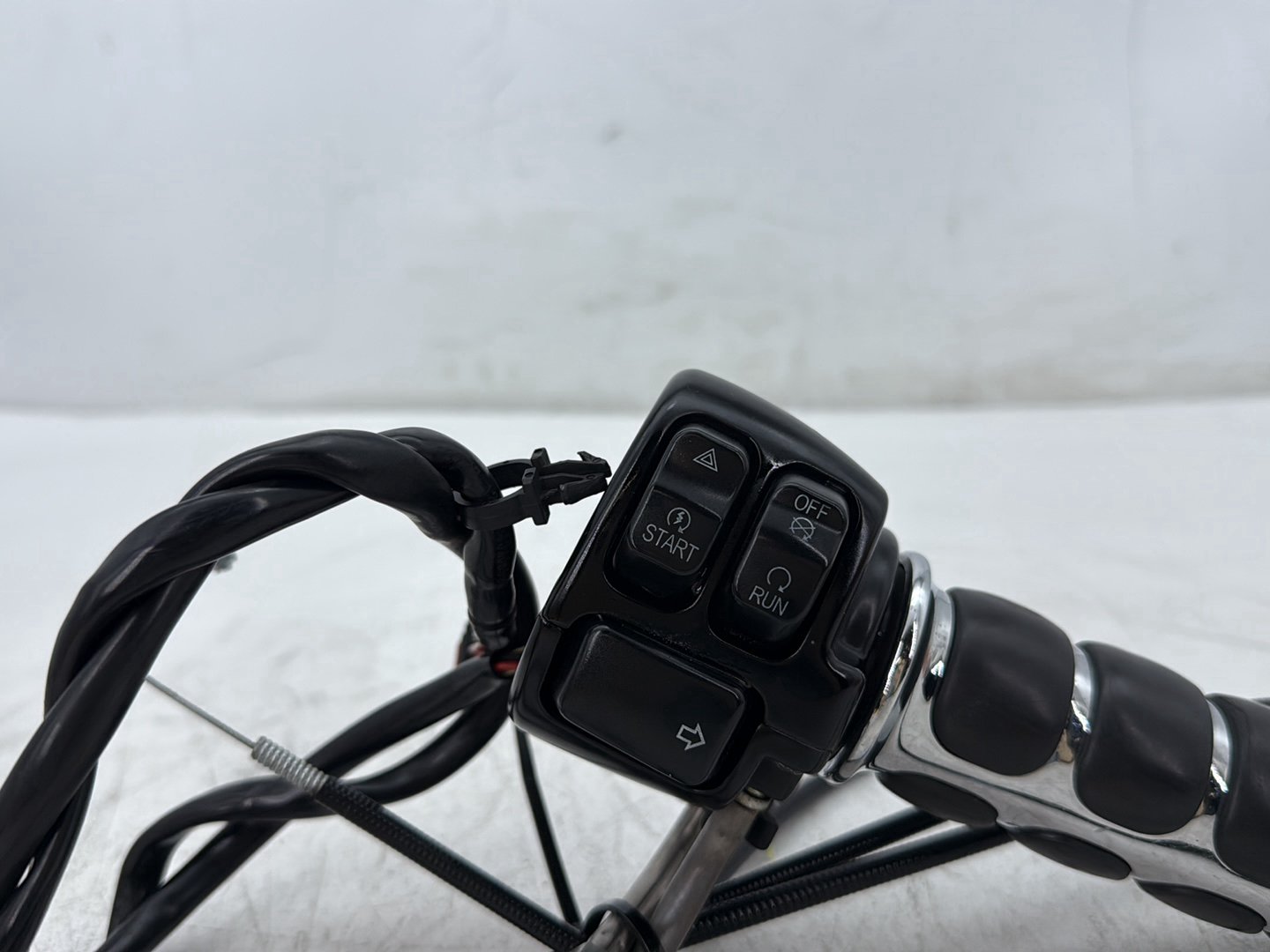 2013 Harley Heritage Softail Classic FLSTC OEM Right Engine Start Kill Switches Controls