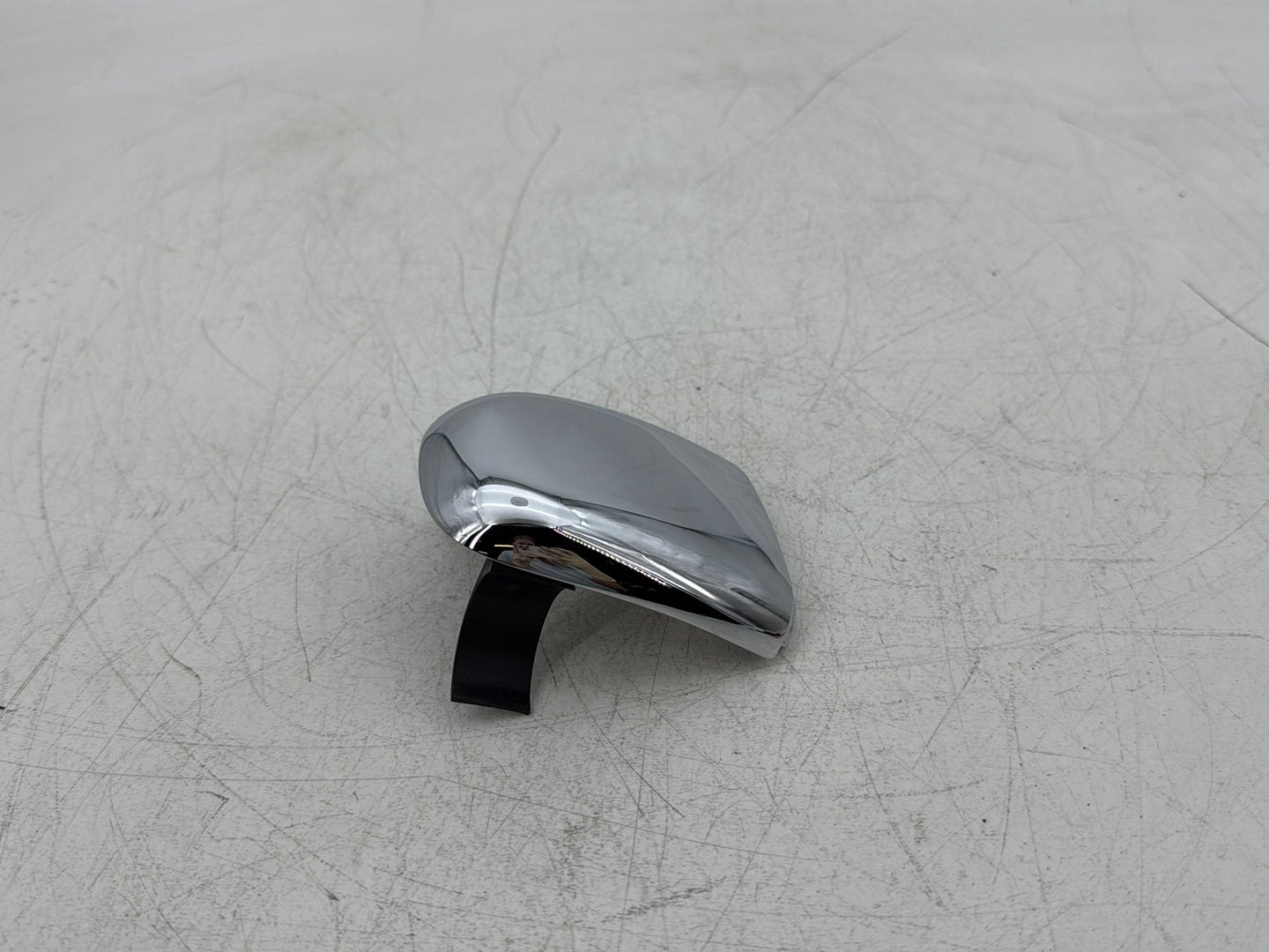 2008 Harley Dyna FXDL Low Rider Anniversary OEM Front Handlebar Riser Top Clamp Chrome