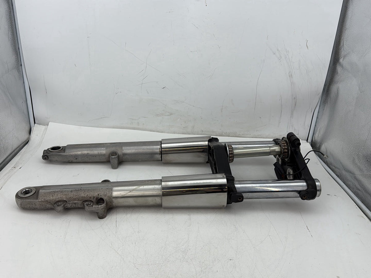 2017 Harley Road Glide Touring Front Triple Tree Set & LH RH Fork Legs Sliders