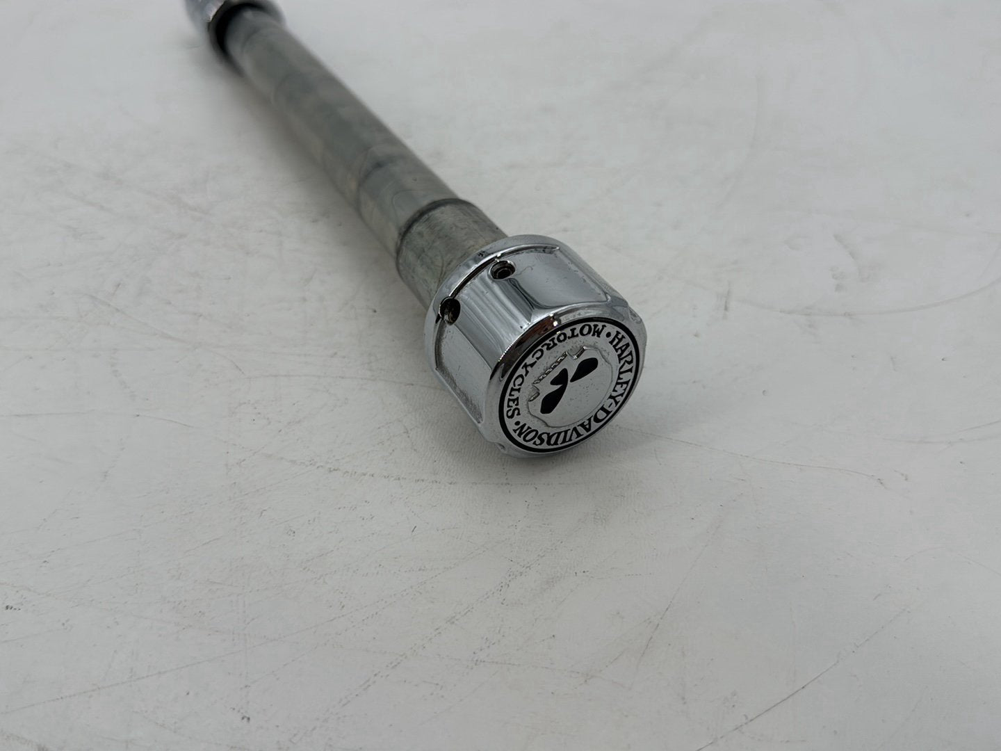 1999 - 2006 Harley-Davidson Touring Road King Classic Front Wheel Axle Bolt Shaft  	43364-00