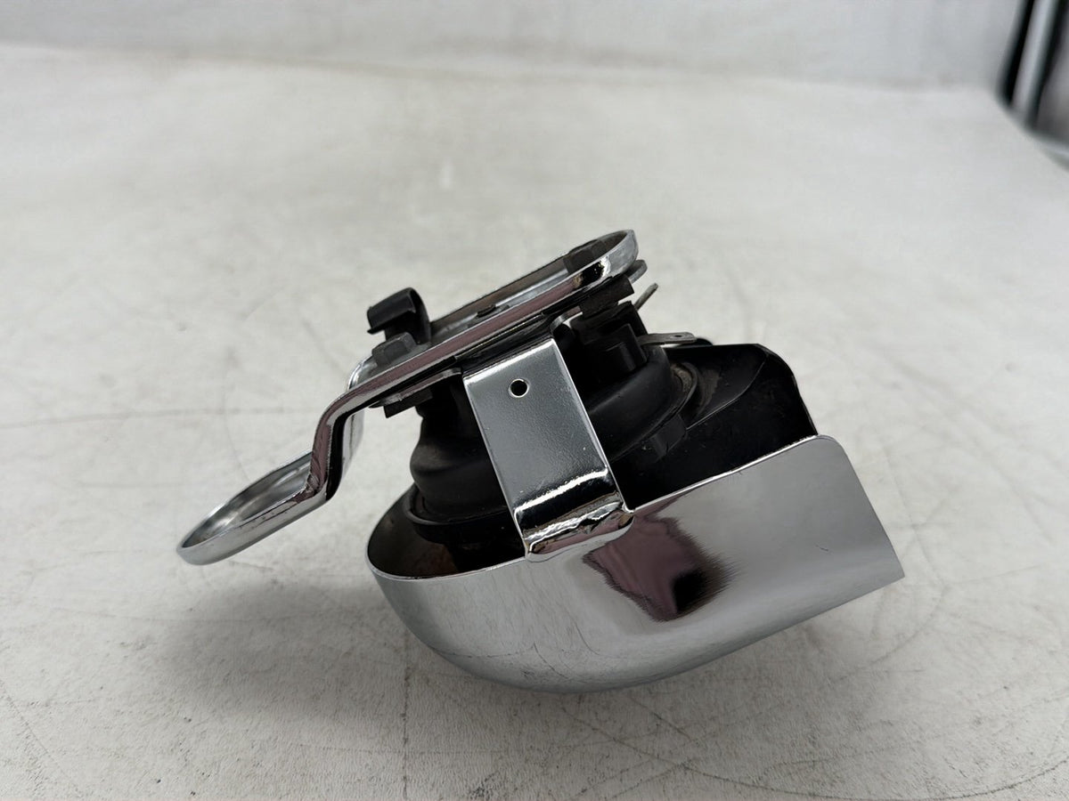 2010 Harley Electra Glide Touring Ultra OEM Horn Signal Klaxon Chrome Cover