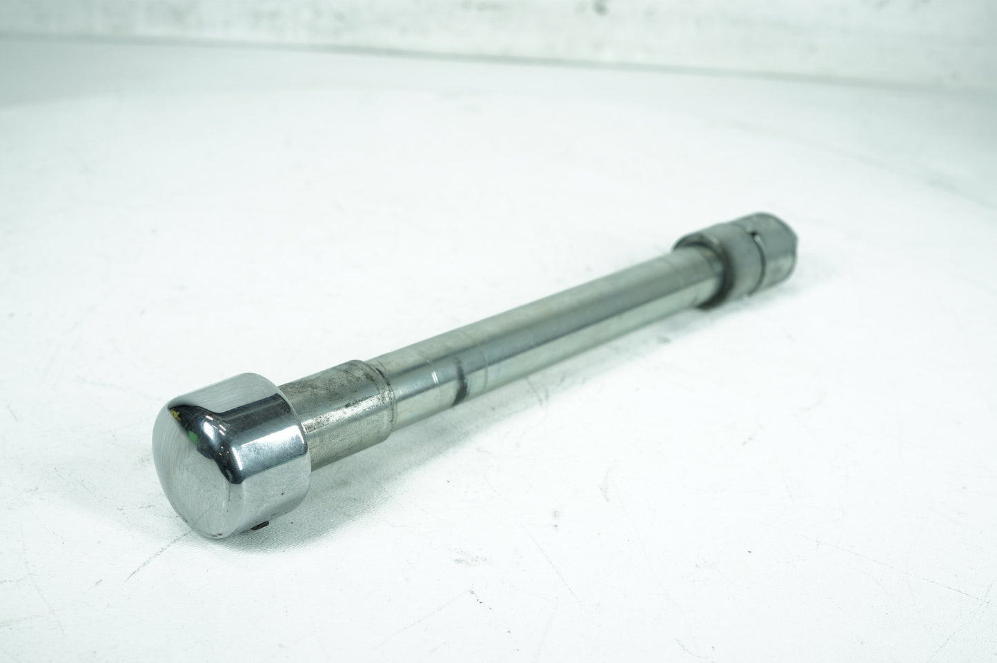 2000 - 2006 Harley-Davidson Touring Road King Custom Front Wheel Axle Bolt Shaft 43364-00