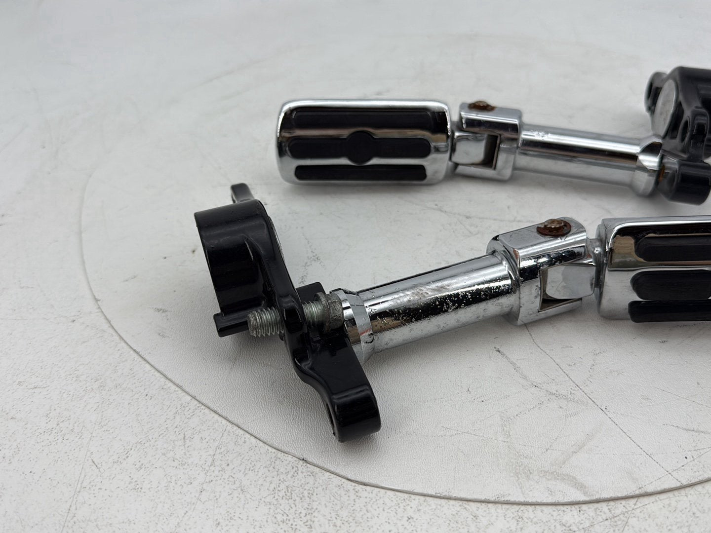 2008 Harley Touring Electra Glide Ultra OEM Passenger Left &amp; Right Foot Pegs