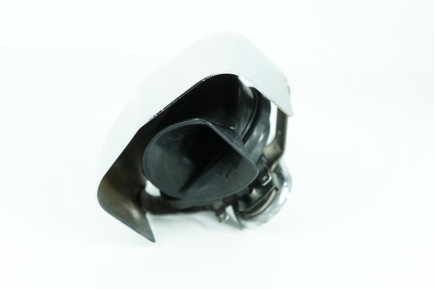 1999 - 2006 Harley-Davidson Dyna Wide Glide Horn Signal Klaxon Chrome Cover  	69012-93A