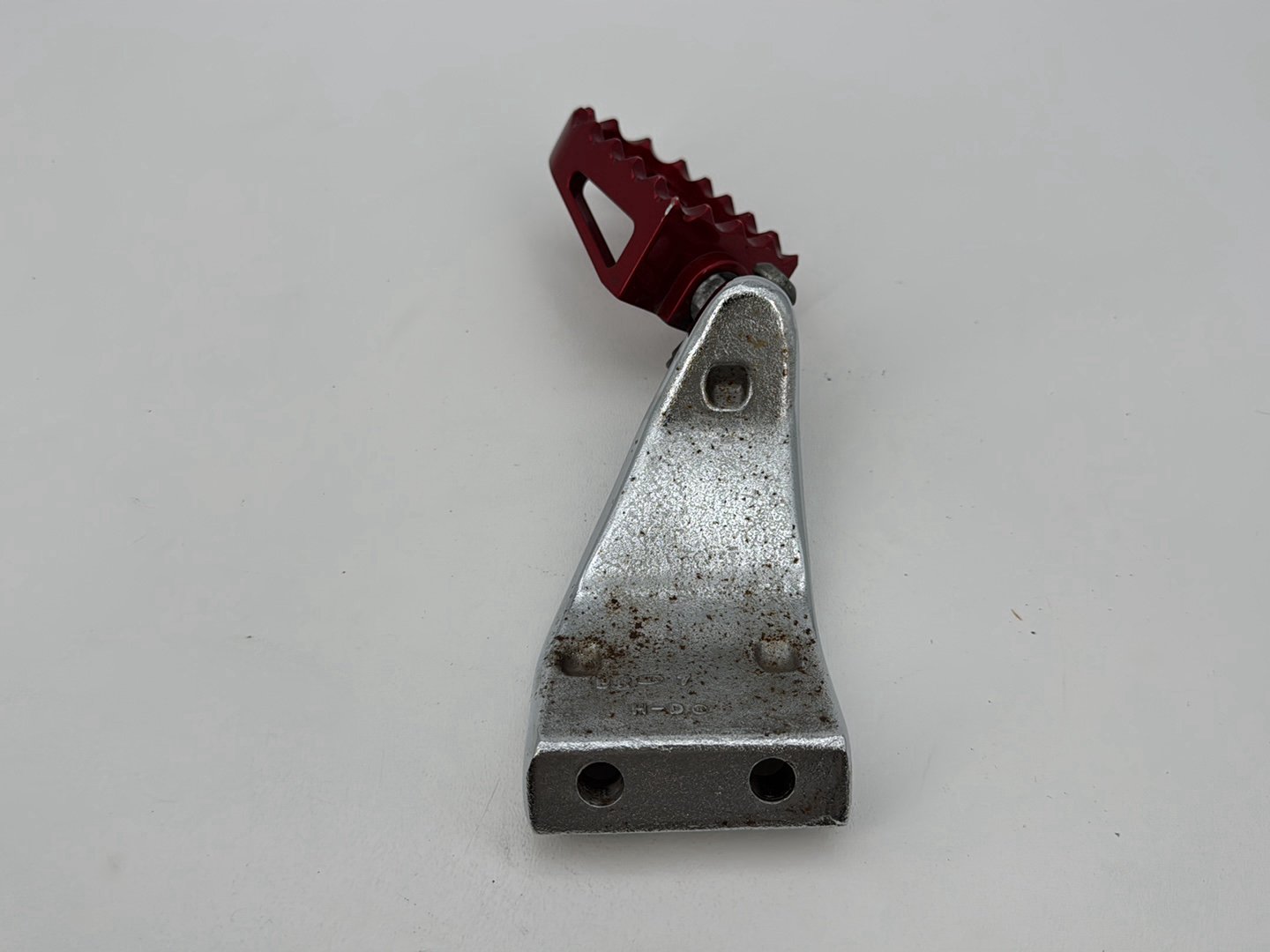 2006 - 2017 Harley-Davidson Dyna Street Bob Left Driver Foot Controls Peg Rest 50639-90A