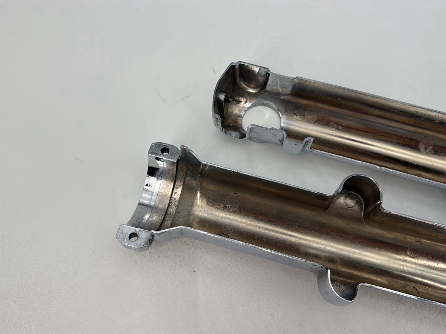 1999 - 2006 Harley-Davidson Dyna Low Rider Front Left & Right Fork Legs Sliders Chrome