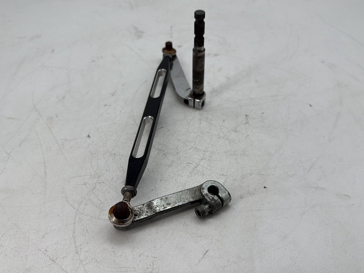 2006 Harley Touring FLHTCI Electra Glide Classic OEM Gear Shifter Lever w/ Rod linkage