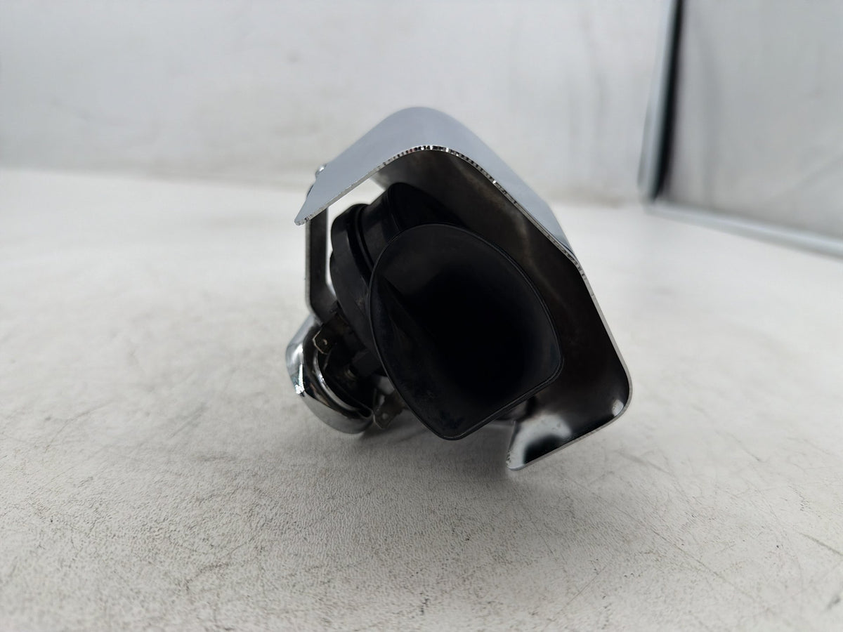 2006 Harley Street Glide Touring FLHX OEM Horn Signal Klaxon Chrome Cover