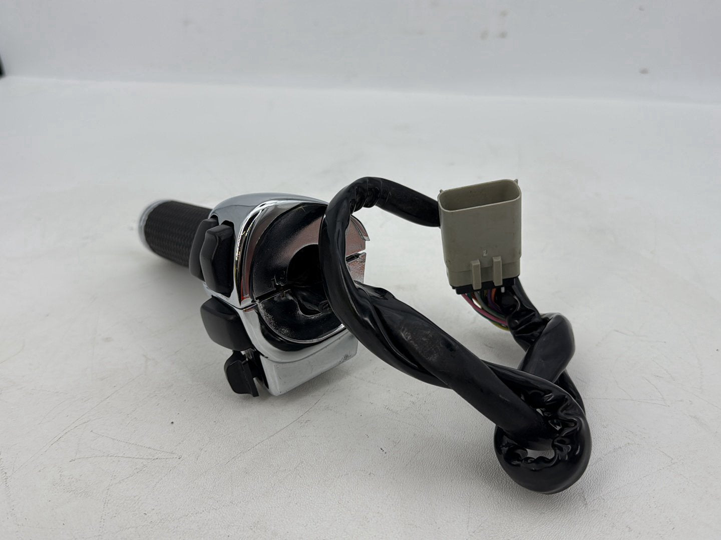 2007 - 2011 Harley-Davidson Touring Electra Glide Ultra Left Turn Signal Headlight Switches Controls 71685-06A