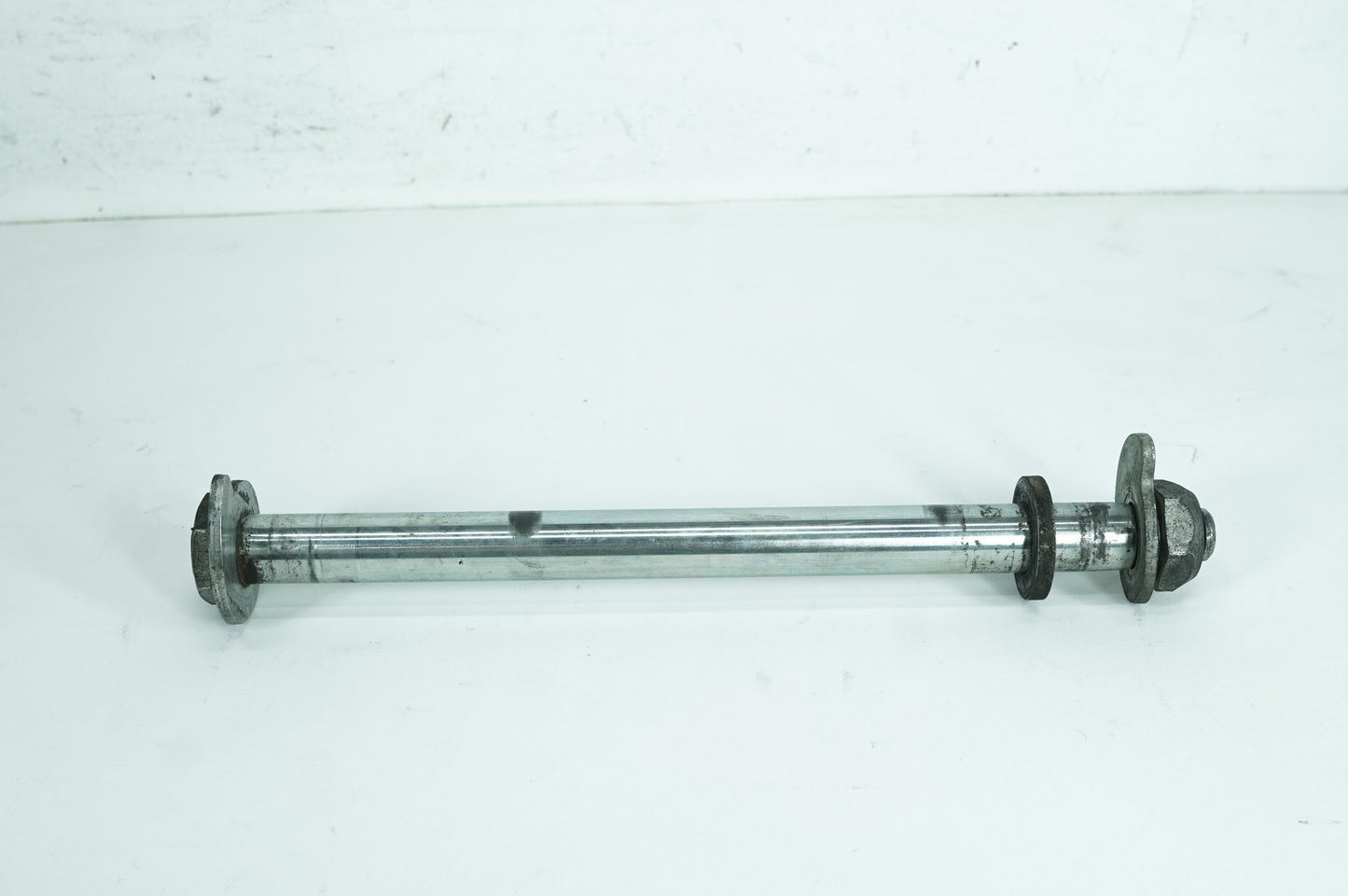 2012 - 2016 Harley-Davidson Touring Electra Ultra CVO Rear Wheel Axle Bolt Shaft 41056-09