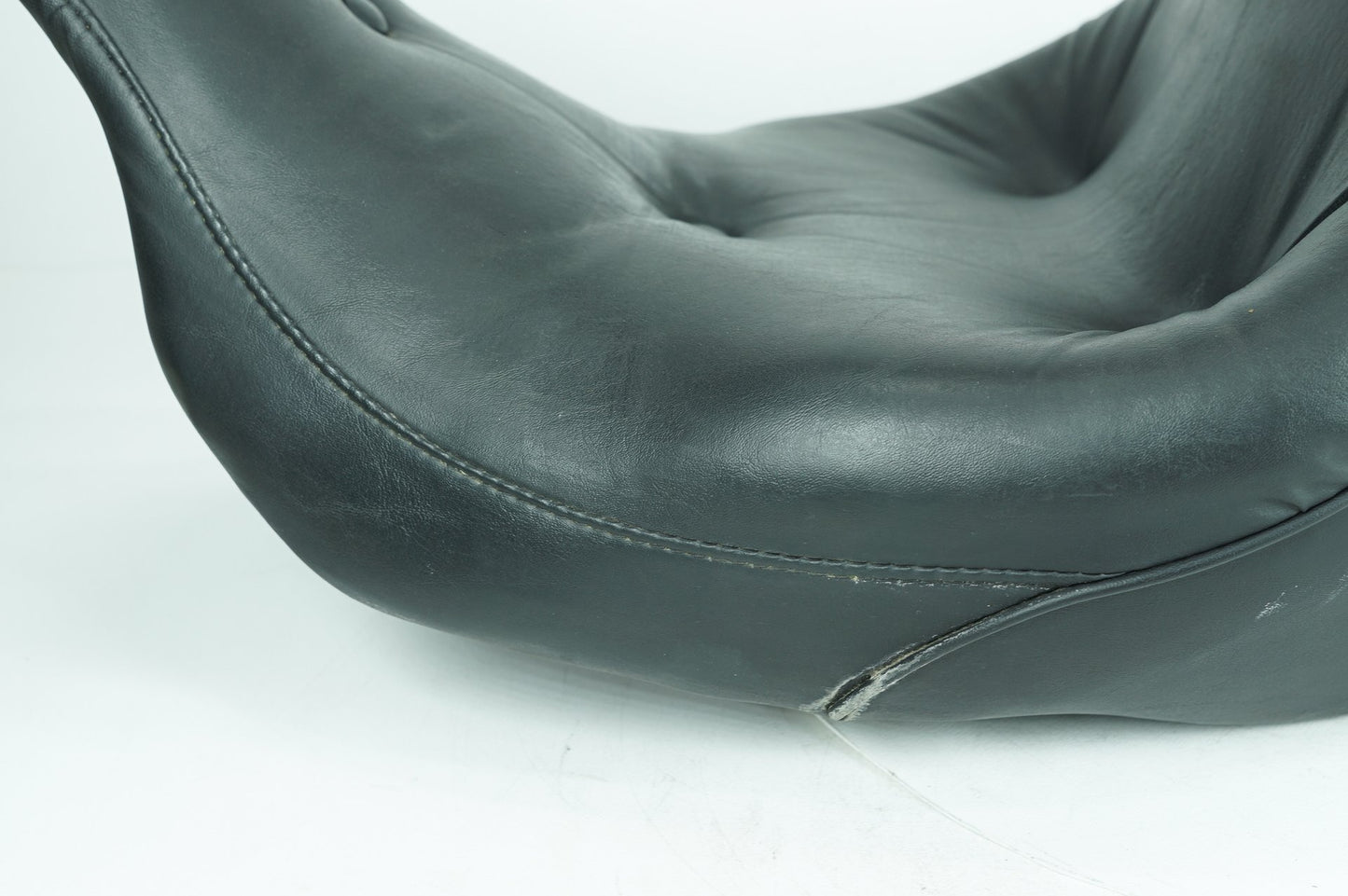1999 - 2006 Harley-Davidson Touring Electra Glide Classic Passenger Rider Driver Seat Saddle  	51036-03
