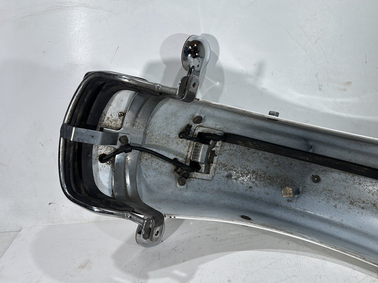 2013 Harley Electra Glide Touring Ultra FLHTCUI OEM Rear Wheel Fender & Turn Signals Bar