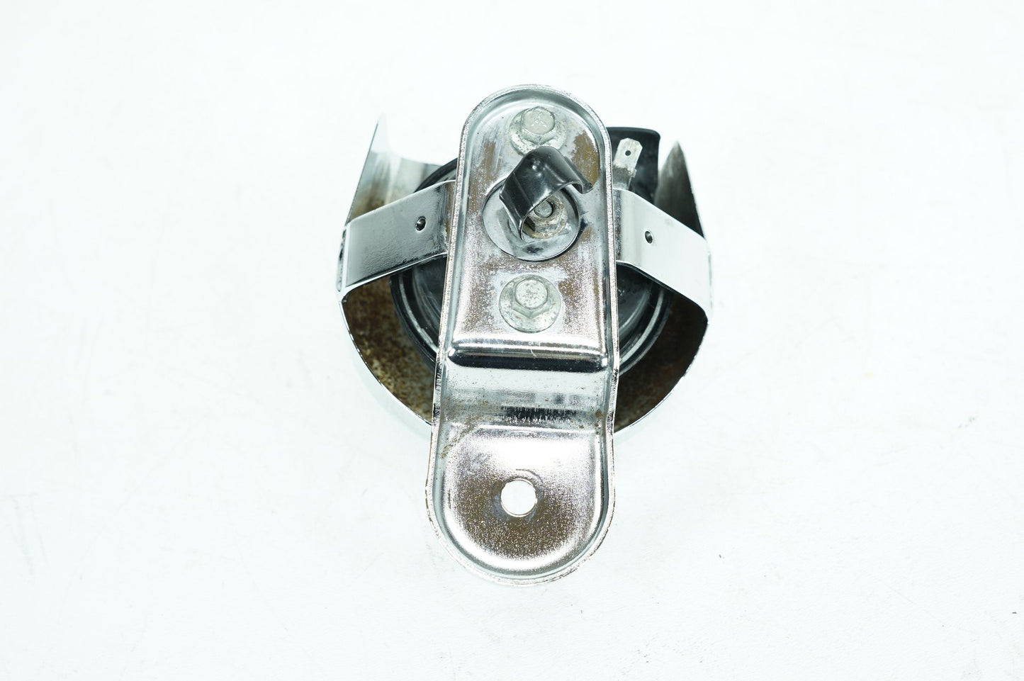 2000 - 2006 Harley-Davidson Softail Heritage Classic Horn Signal Klaxon Chrome Cover 69012-93A