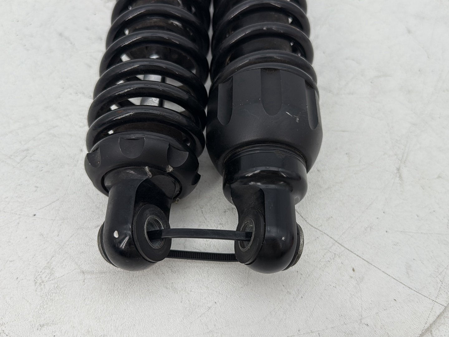 1999 - 2006 Harley-Davidson Touring Electra Glide Ultra Rear Left Right Shock Absorbers Progressive Suspension